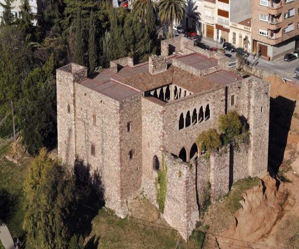 Sube al Castillo Cartuja de Vallparadís